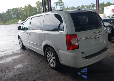 2015 Chrysler Town & Country Touring z USA, uszkodzony, nr VIN 2C4RC1BGXFR661886